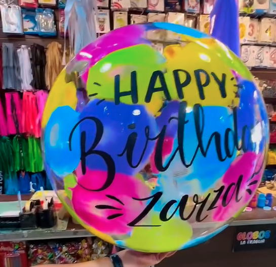 La Zarza Aguilera se lanzó a buscar la mejor decoración para fiesta… ¡y la encontró en Globos La Fragua!